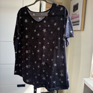 NWOT Gray Blueish White Stars Patterned Short Sleeve Top Shirt